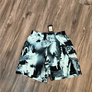 Men’s under armour shorts NWT